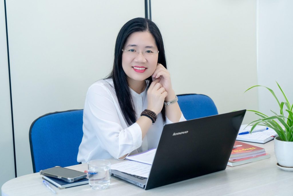 Nguyễn Thị Lan - Giám đốc Trung tâm Anh ngữ